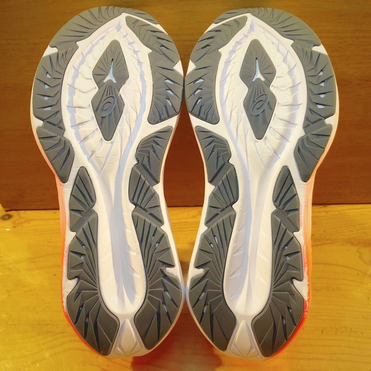 【美品／完売モデル】Asics/ Novablast 4/ 27.5 cm/ 箱根駅伝100周年モデル/ アシックス ノヴァブラスト ノバブラスト 5より高耐久_画像5