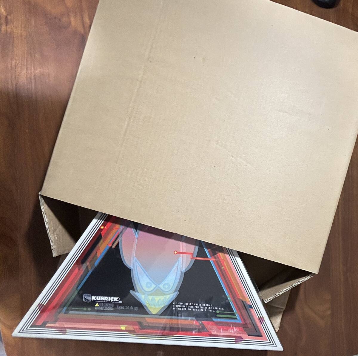 10 inches Die-Cut Picture Single Vinyl record ”EYE 4 AN EYE (VIP version)” with UNCLE KUBRICK_画像9