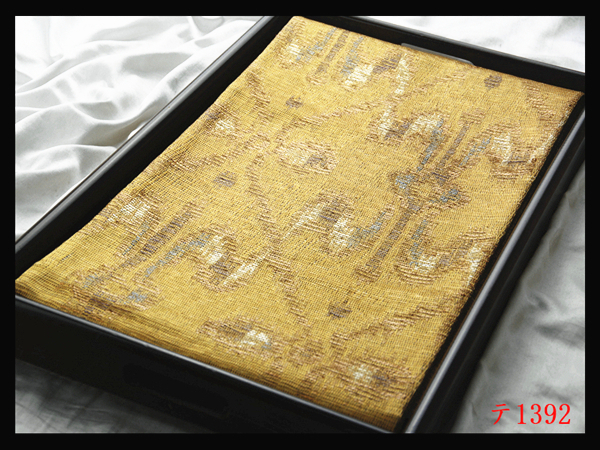 蔵【テ1392】西陣逸品　金色地　気品豊かに　正絹純金糸六通高級美術袋帯　◇検◇簪着物名古屋帯和装小物帯締め_画像1