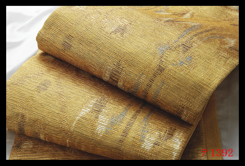 蔵【テ1392】西陣逸品　金色地　気品豊かに　正絹純金糸六通高級美術袋帯　◇検◇簪着物名古屋帯和装小物帯締め_画像3