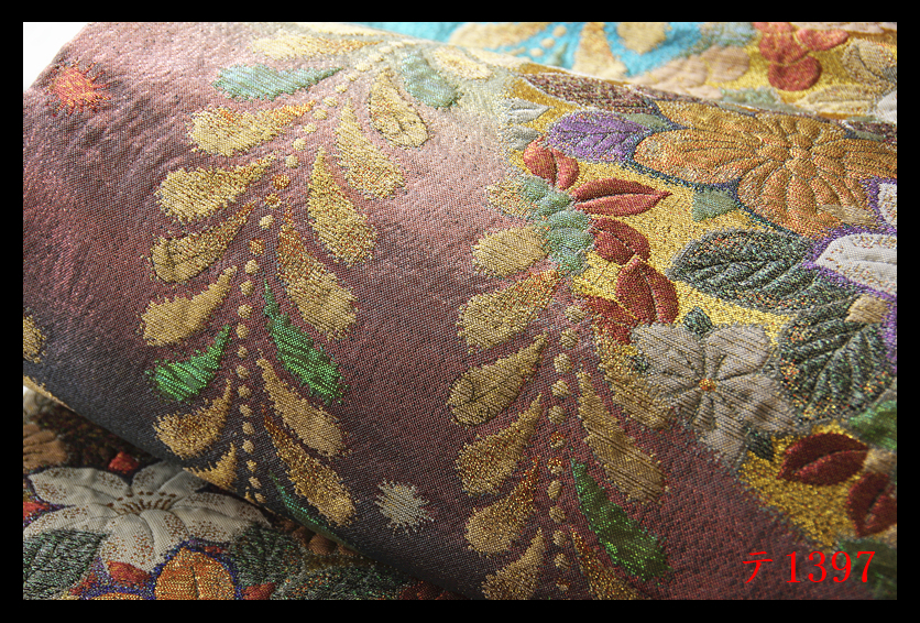 蔵【テ1397】西陣逸品　ふくれ織　振袖可　辻ヶ花紋　幽玄に咲き誇る帯姿　正絹純金糸六通高級美術袋帯◇検◇簪着物名古屋帯和装小物帯締め_画像6