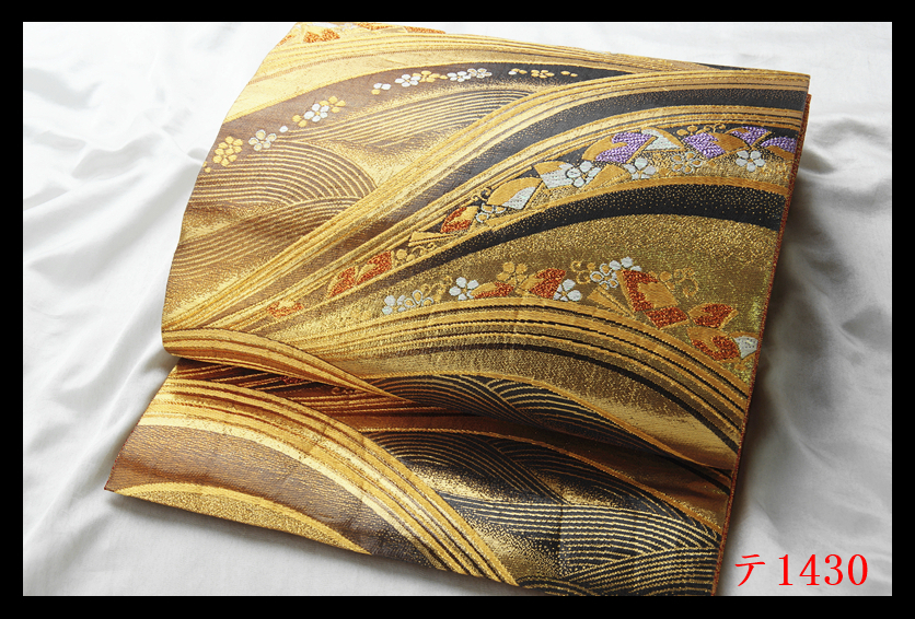 蔵【テ1430】西陣逸品 振袖可 金色地 気品豊かに 正絹純金糸六通高級美術袋帯 ◇検◇簪着物名古屋帯和装小物帯締め_画像2