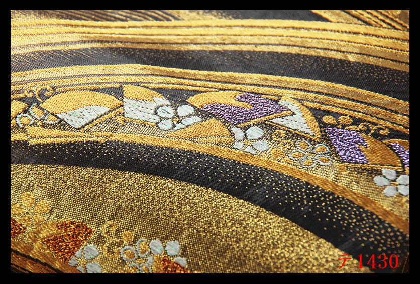 蔵【テ1430】西陣逸品 振袖可 金色地 気品豊かに 正絹純金糸六通高級美術袋帯 ◇検◇簪着物名古屋帯和装小物帯締め_画像5