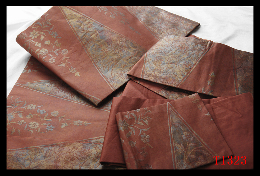 蔵【T1323】厳選美品　唐草花紋　紅鳶色地　気品豊かに　正絹高級美術名古屋帯　◇検簪着物袋帯和装小物帯締め_画像4
