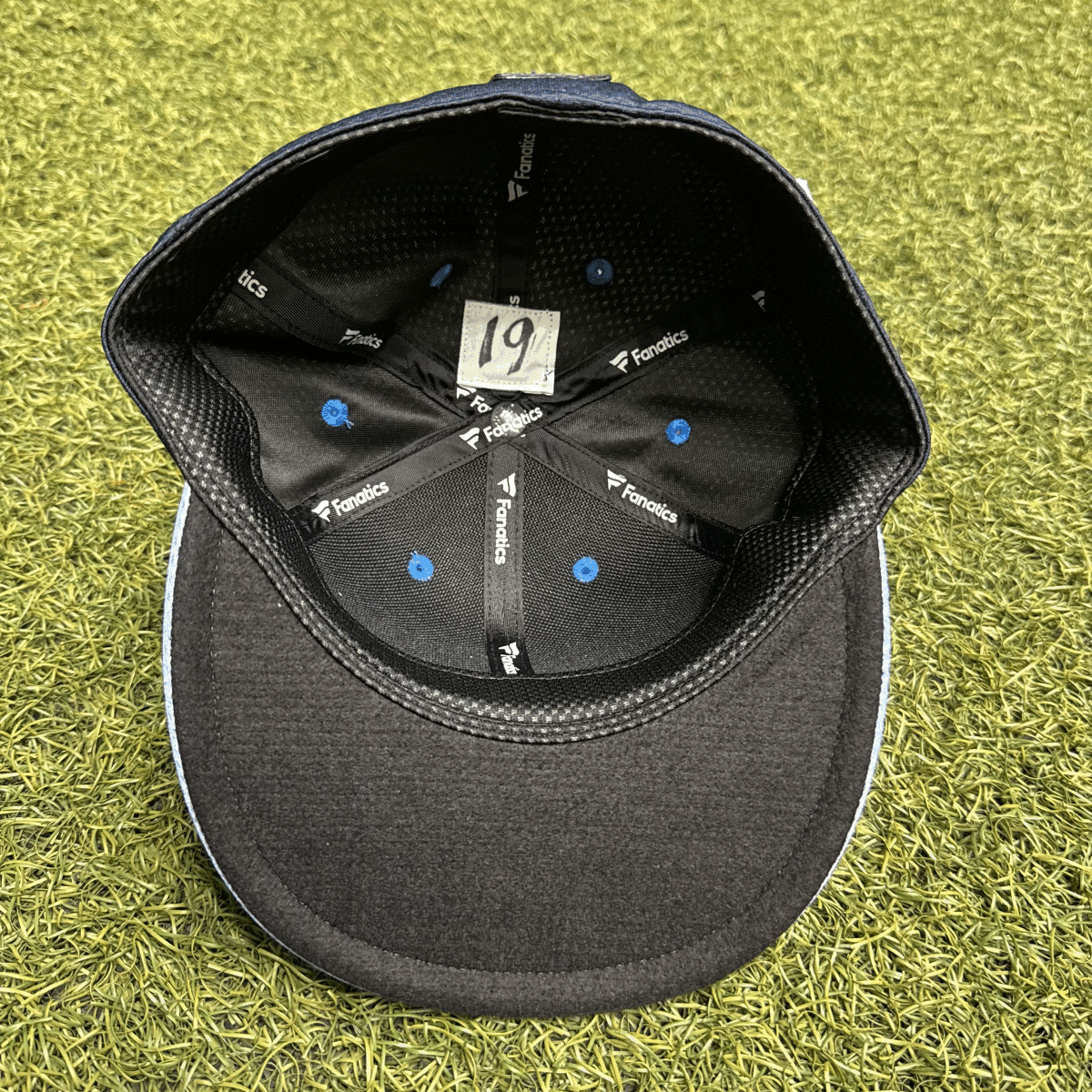 【チャリティ】埼玉西武ライオンズ 佐藤隼輔 投手『ライオンズフェスティバルズ 2025』キャップ(直筆サイン入り)_画像4