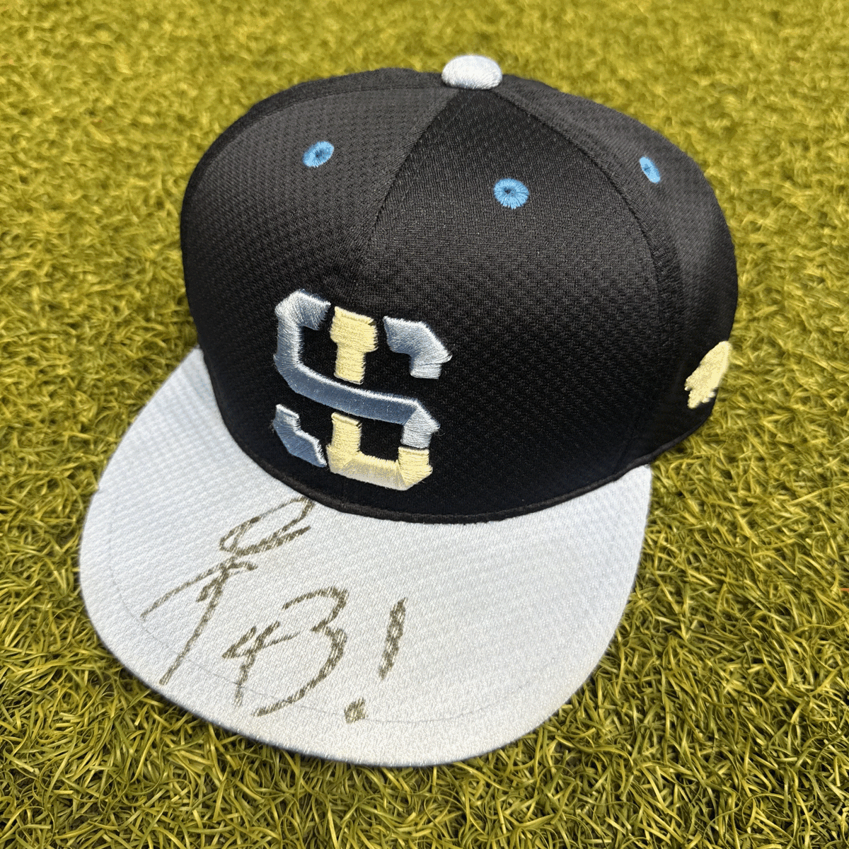 【チャリティ】埼玉西武ライオンズ 羽田慎之介 投手『ライオンズフェスティバルズ 2025』キャップ（直筆サイン入り）_画像1