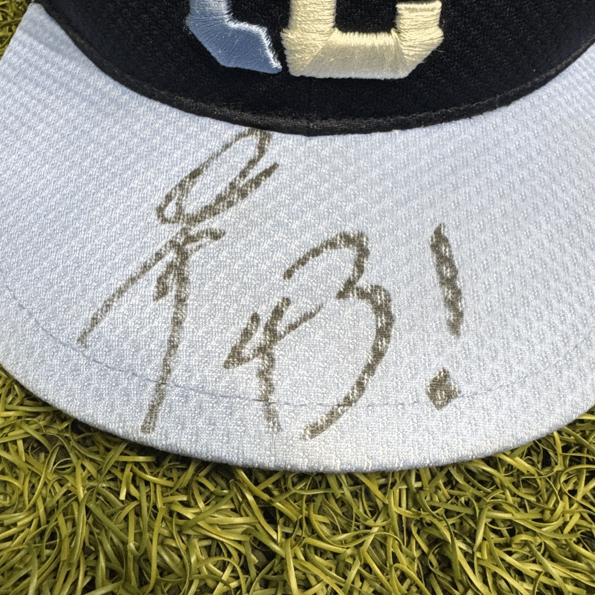 【チャリティ】埼玉西武ライオンズ 羽田慎之介 投手『ライオンズフェスティバルズ 2025』キャップ（直筆サイン入り）_画像2