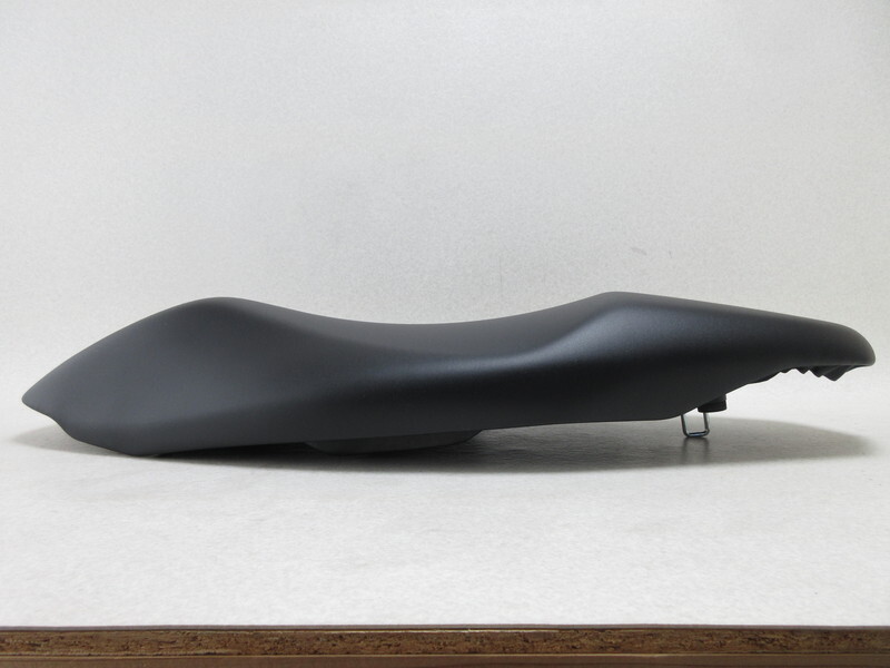 【未使用品】NMAX125/155 ヤマハ純正シート 2024年製【未使用品】_画像7