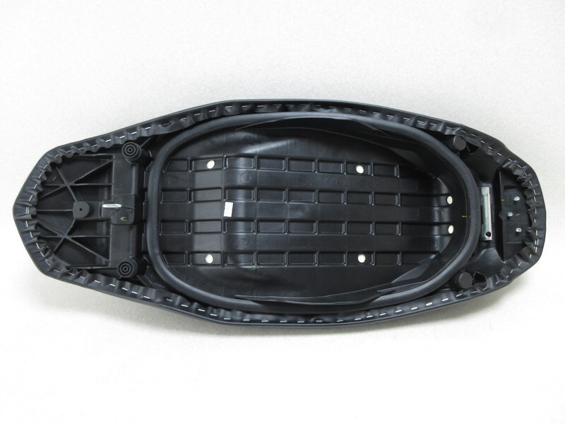 【未使用品】NMAX125/155 ヤマハ純正シート 2024年製【未使用品】_画像4