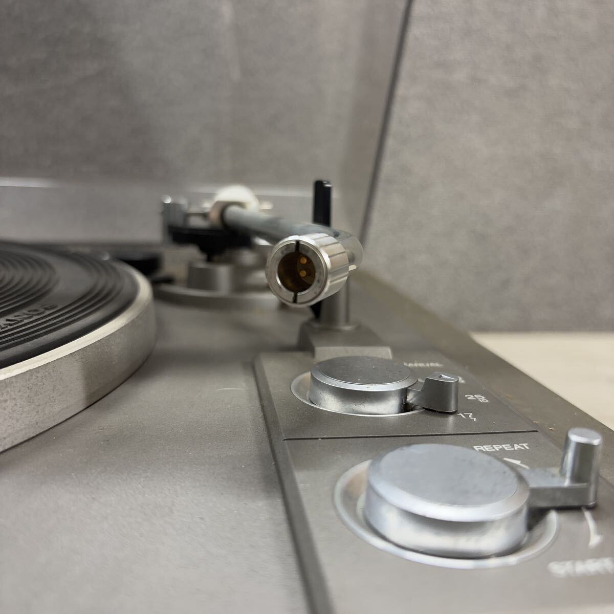 RD10-53 激安 SONY PS-2700 STEREO TURNTABLE SYSTEM レコードプレーヤー 通電OK 中古現状品 ※3回再出品で処分_画像4