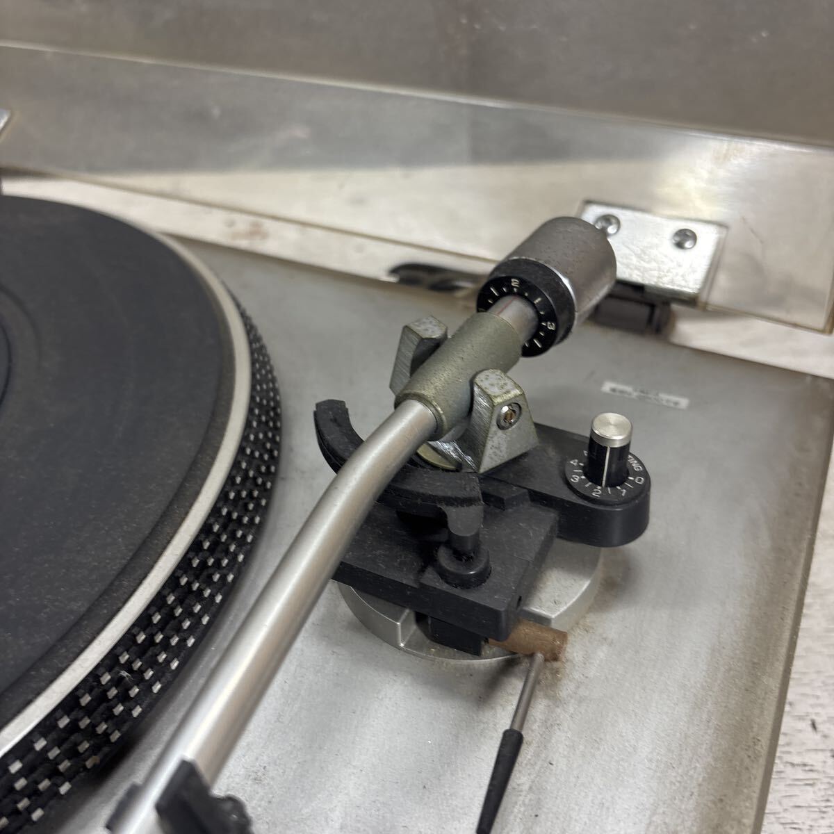 RD10-188 激安 AUREX SR-F330 FULL AUTOMATIC SYSTEM レコードプレーヤー 通電OK 中古現状品 ※3回再出品で処分_画像3