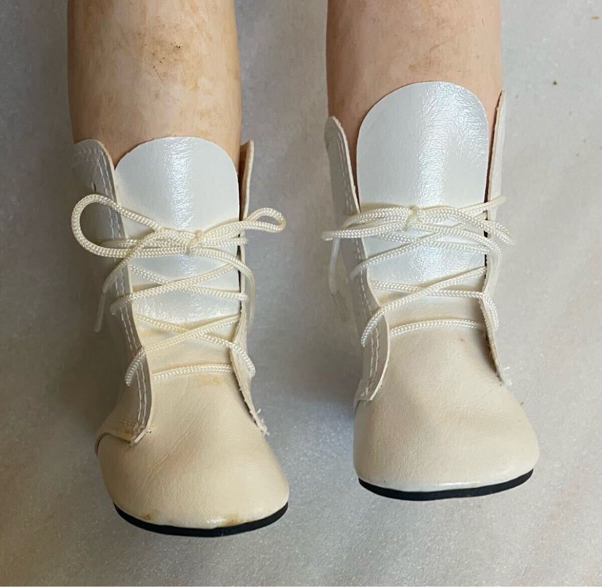 アンティーク 9センチ ビスクドール ブーツ 靴 大きい子 ドールシューズ ホワイト ビンテージ 人形 ブリュジュン ジュモー_画像2