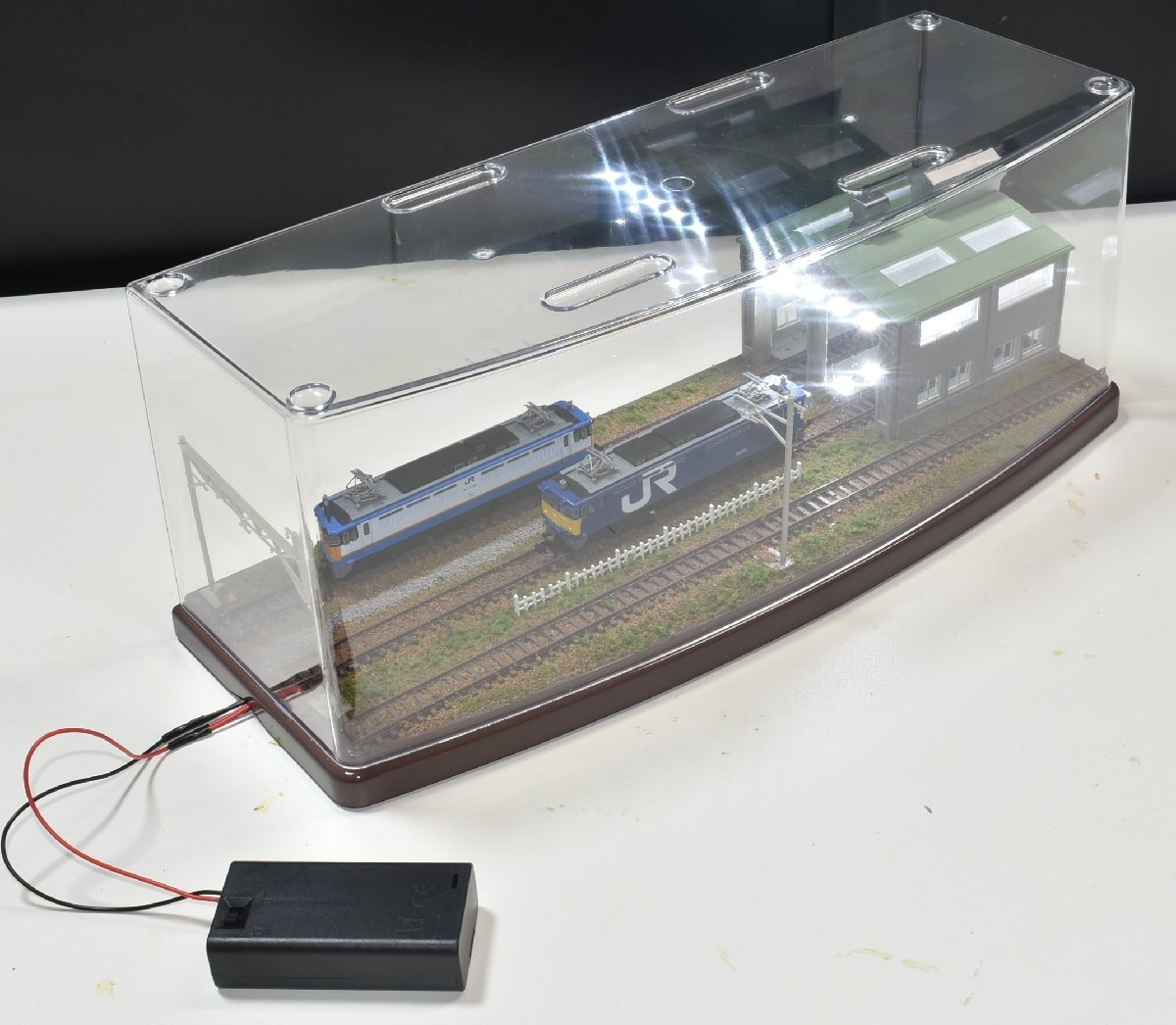 【SAZAN】鉄道ジオラマ展示台ケース付き TOMIX機関庫ヤード照明付き3線路(他の商品と同梱不可)※33x12cm★49_画像4