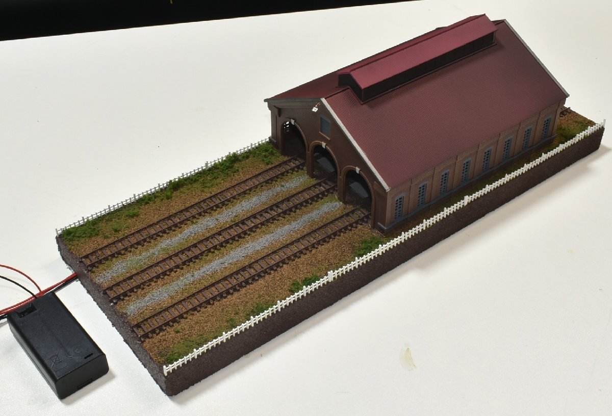【SAZAN】鉄道ジオラマ展示台 3連レンガ機関庫 照明付き3線路(他の商品と同梱不可)※40x15cm★52_画像9