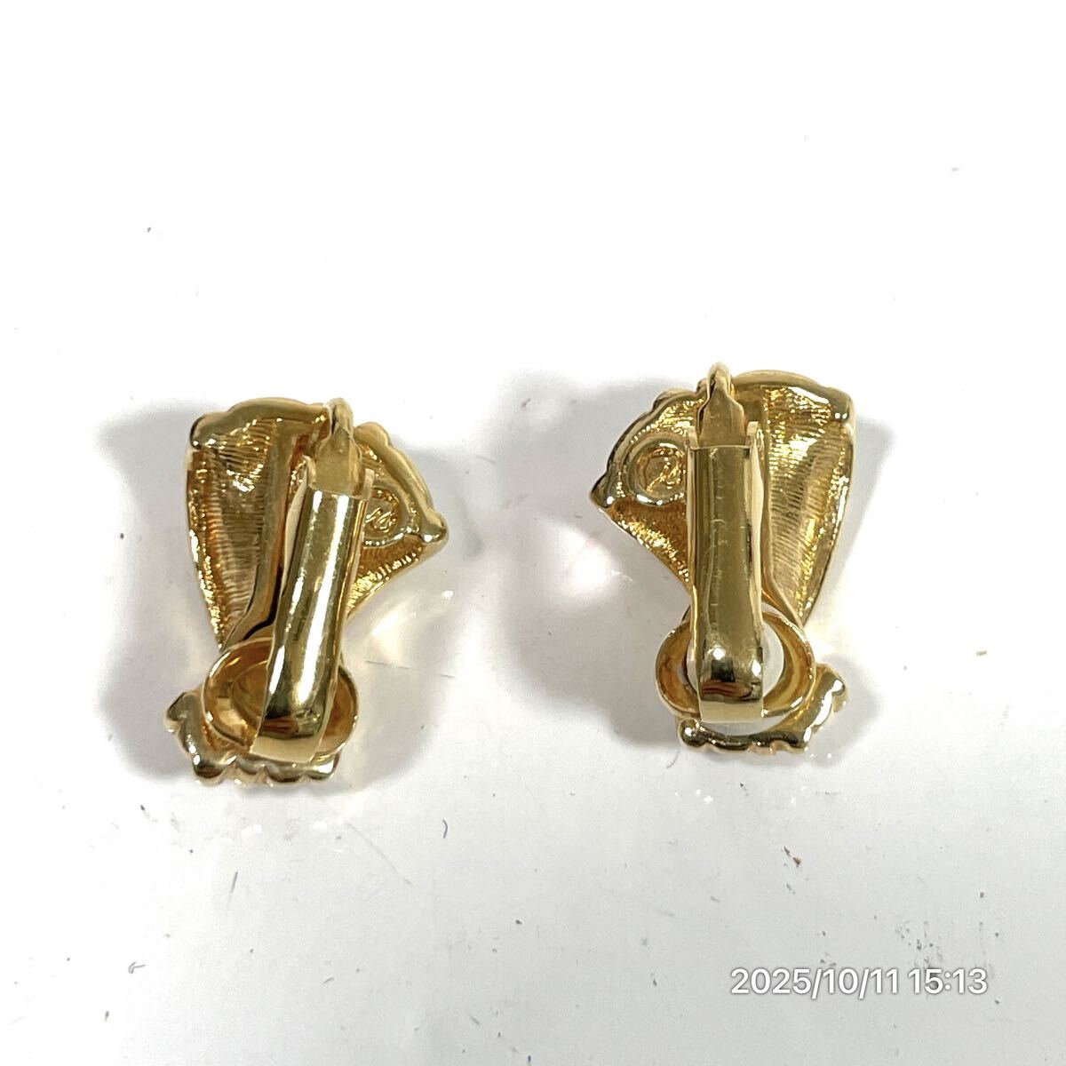 SWAROVSKI スワロフスキー クロスモチーフ リボン風 クリスタル ラインストーン ゴールドカラー イヤリング ピアス アクセサリー 装飾品_画像5