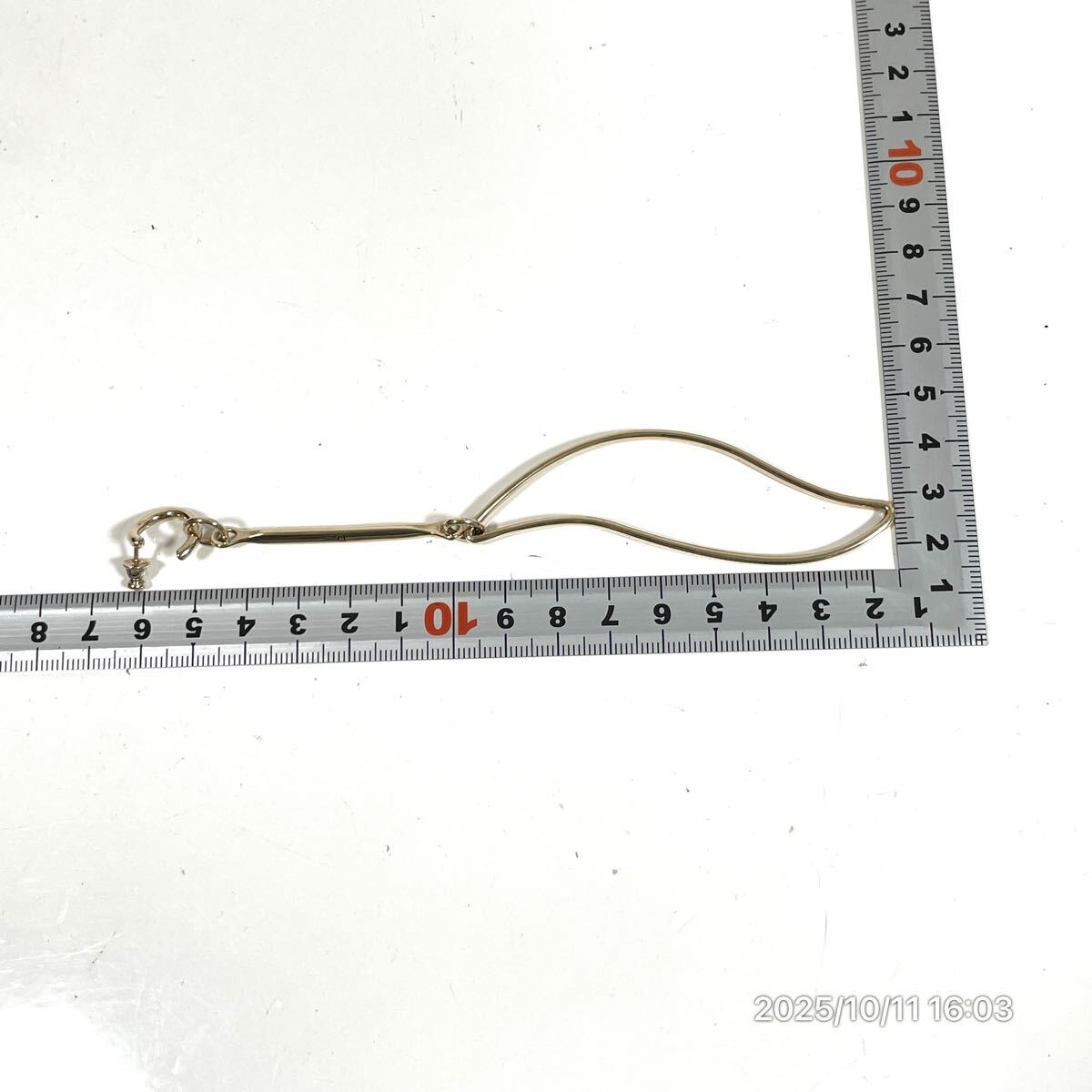 美品 Dior クリスチャンディオール CDロゴ リーフ調 ブランドロゴマーク ゴールドカラー 片耳 大ぶり ピアス アクセサリー 装飾品_画像10