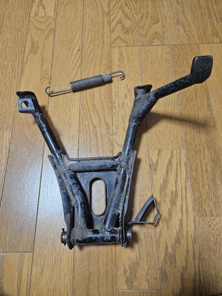 【ジャンク扱い】HONDA ホンダ GB400TT GB500TT 純正センタースタンド スプリングプレート欠品 中古品 当時物 NC20 PC16_画像4