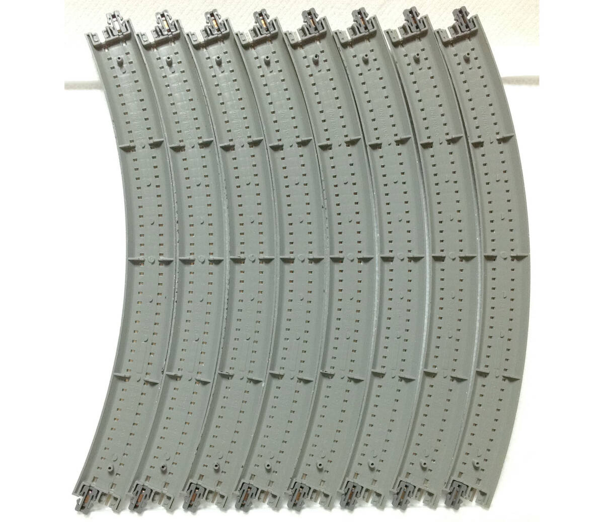 KATO R315-45 曲線線路 8本セット 中古品 その2 旧製品(バラストが塗装表現) レール清掃 走行確認済_画像4