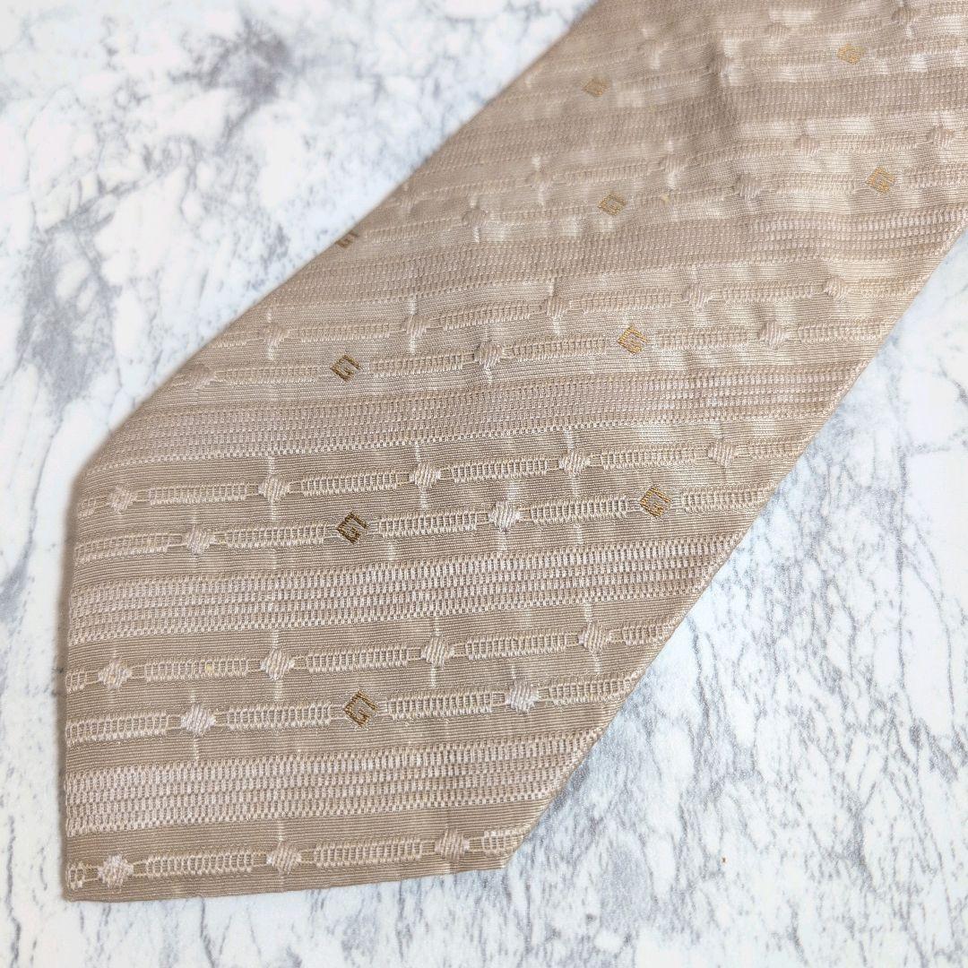 【極美品】GUCCI グッチ ネクタイ G ロゴ 総柄_画像2