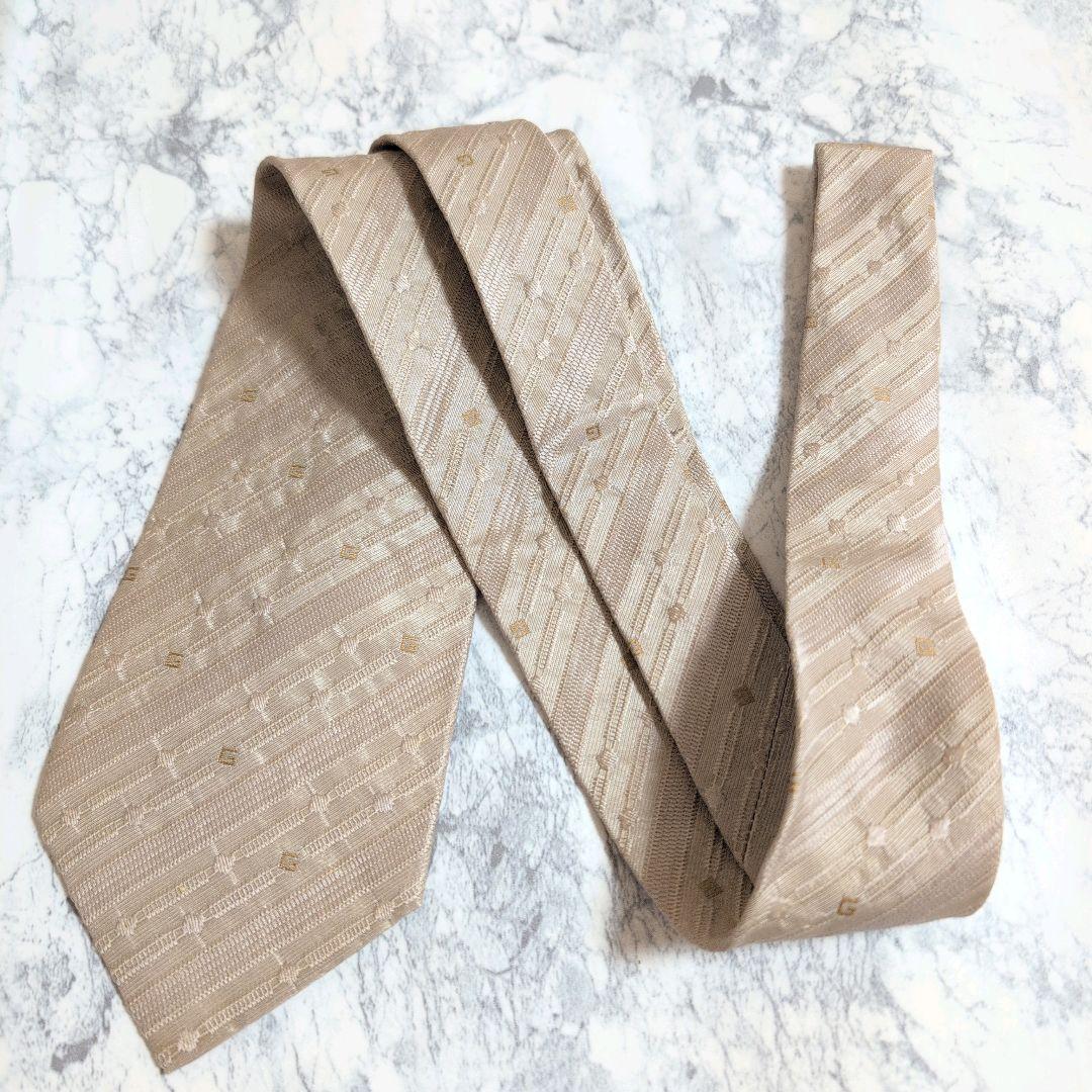 【極美品】GUCCI グッチ ネクタイ G ロゴ 総柄_画像3