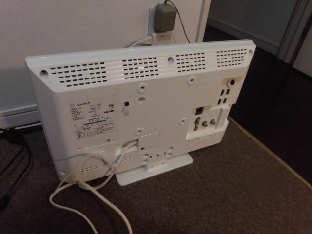 送料安い♪ SHARP 2T-C19DEW 関東近県 JR駅改札内配達無料 リモコン 取説 B-CASカード 即決12800円 _画像6