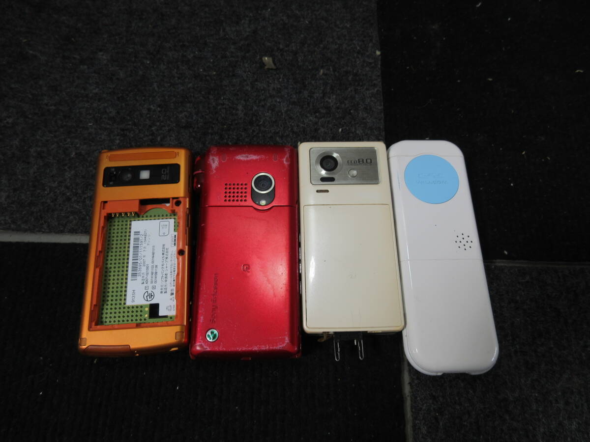 棚8・A1061　ガラケー　au 　Softbank　docomo 　色々まとめ8台　部品取り前提_画像5