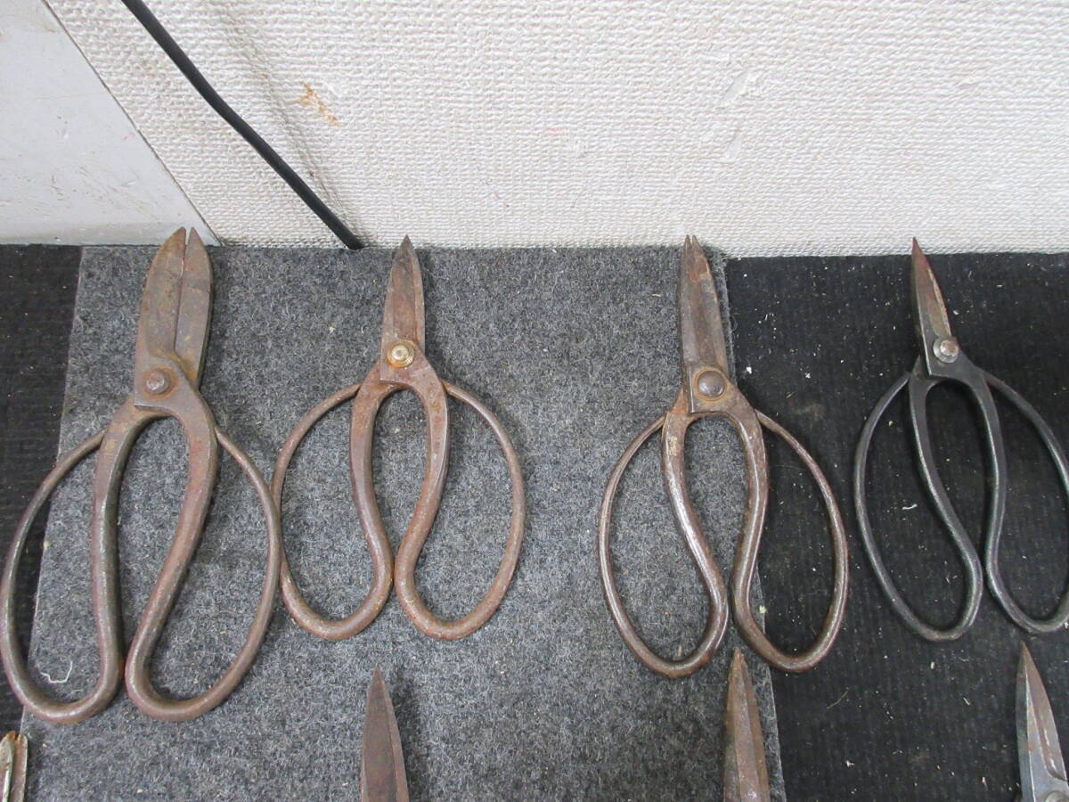 棚8・A1062　鋏　鋏 植木鋏 盆栽鋏 園芸　関貴泰作 岡恒 正長別上 豊一作 宮義 康正　日立鋼　14点セット　_画像2