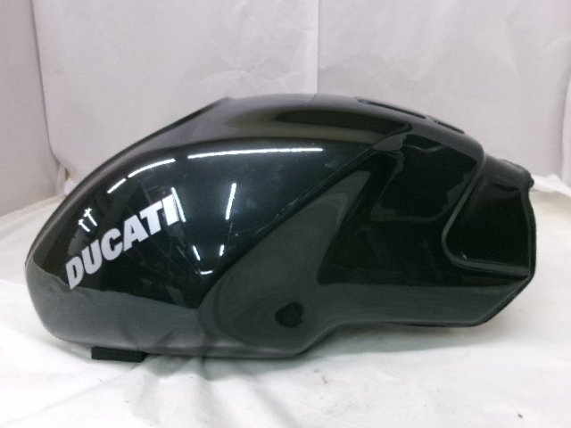 【BST】mb1★ドカティ　ドゥカティ　モンスター　M900IE　純正　フューエルタンク　　　　　　　　　　　　　　　　　　　　　　　　　　★_画像1