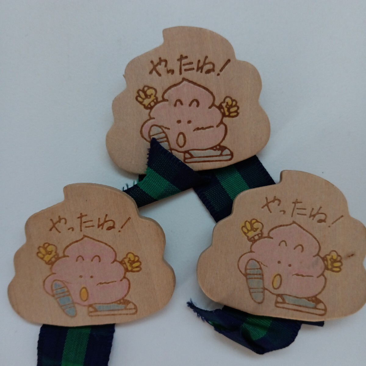 廃盤品 未使用 昭和レトロ ファンシー 当時物 レア 80年代 Dr.スランプアラレちゃん 鳥山明 ガッチャン 貴重 うんちくん バッチ バッジ_画像9