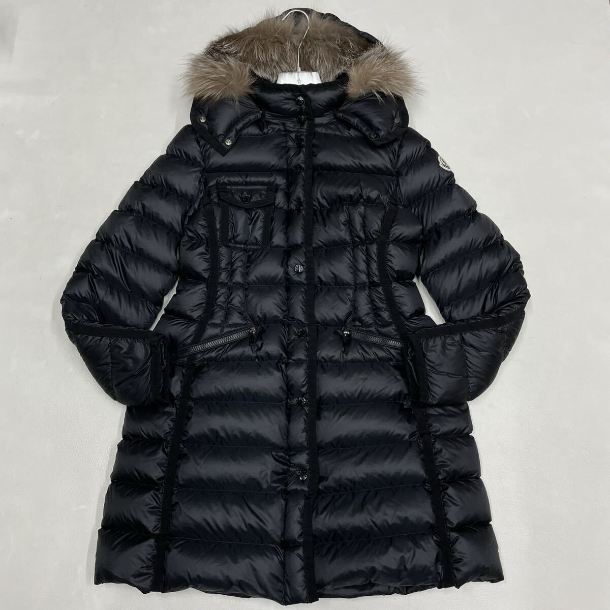 極美品 サイズ4 MONCLER モンクレール HERMIFUR エルミファー ブラック ダウンコート_画像1