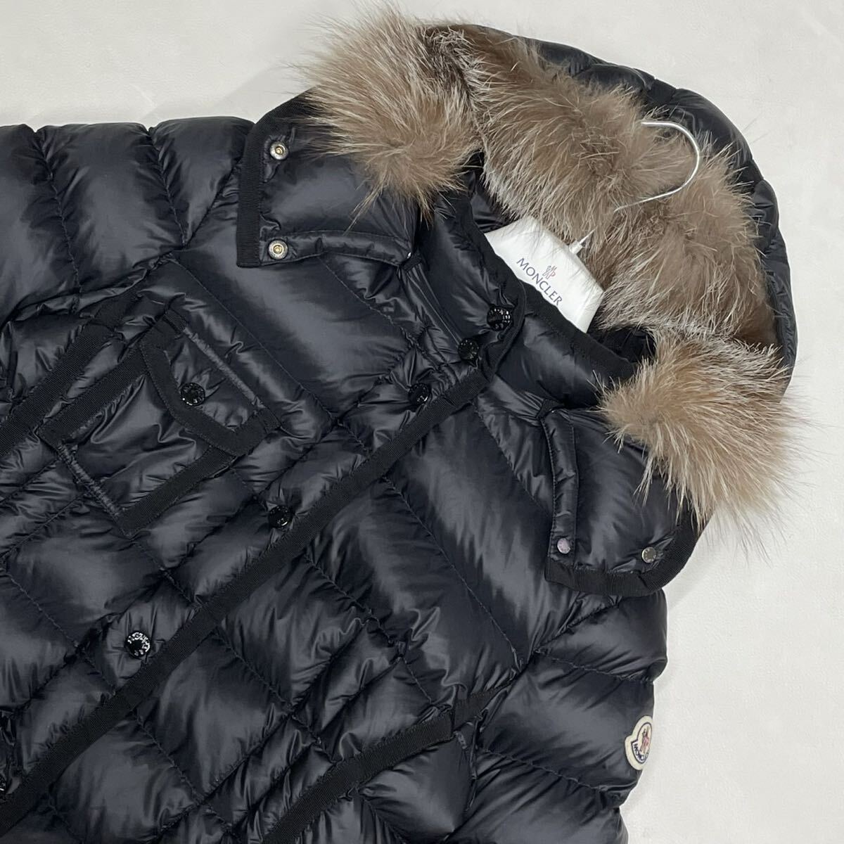 極美品 サイズ4 MONCLER モンクレール HERMIFUR エルミファー ブラック ダウンコート_画像4