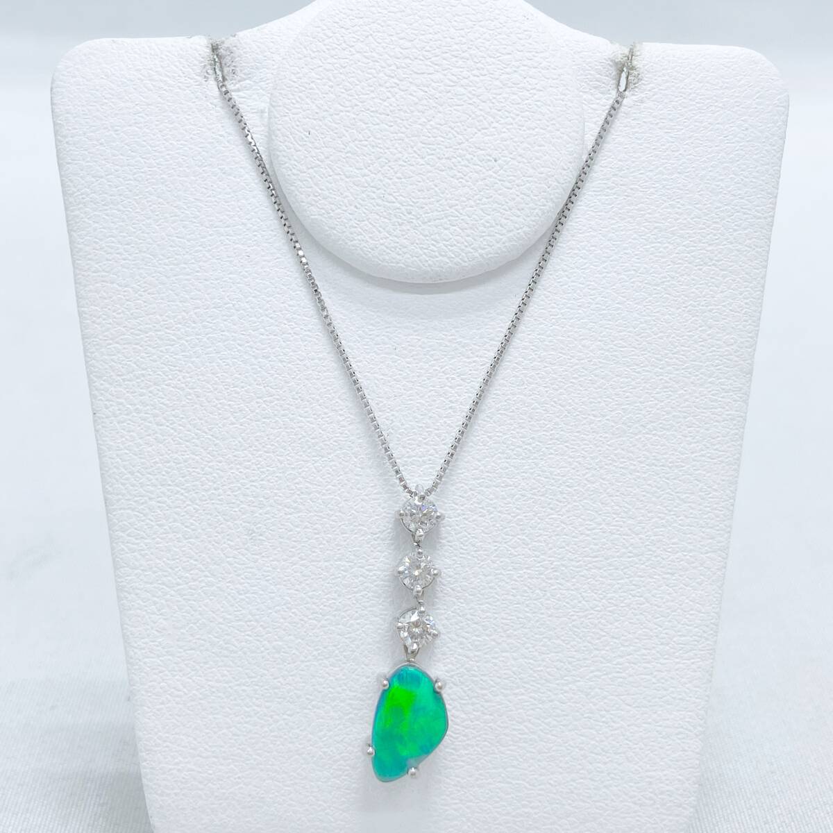 【鑑別書付】 K18WG 約50cm 天然ブラックオパール 0.65ct 天然ダイヤモンド 0.25ct 総重量約3.0g ホワイトゴールド ネックレス_画像2