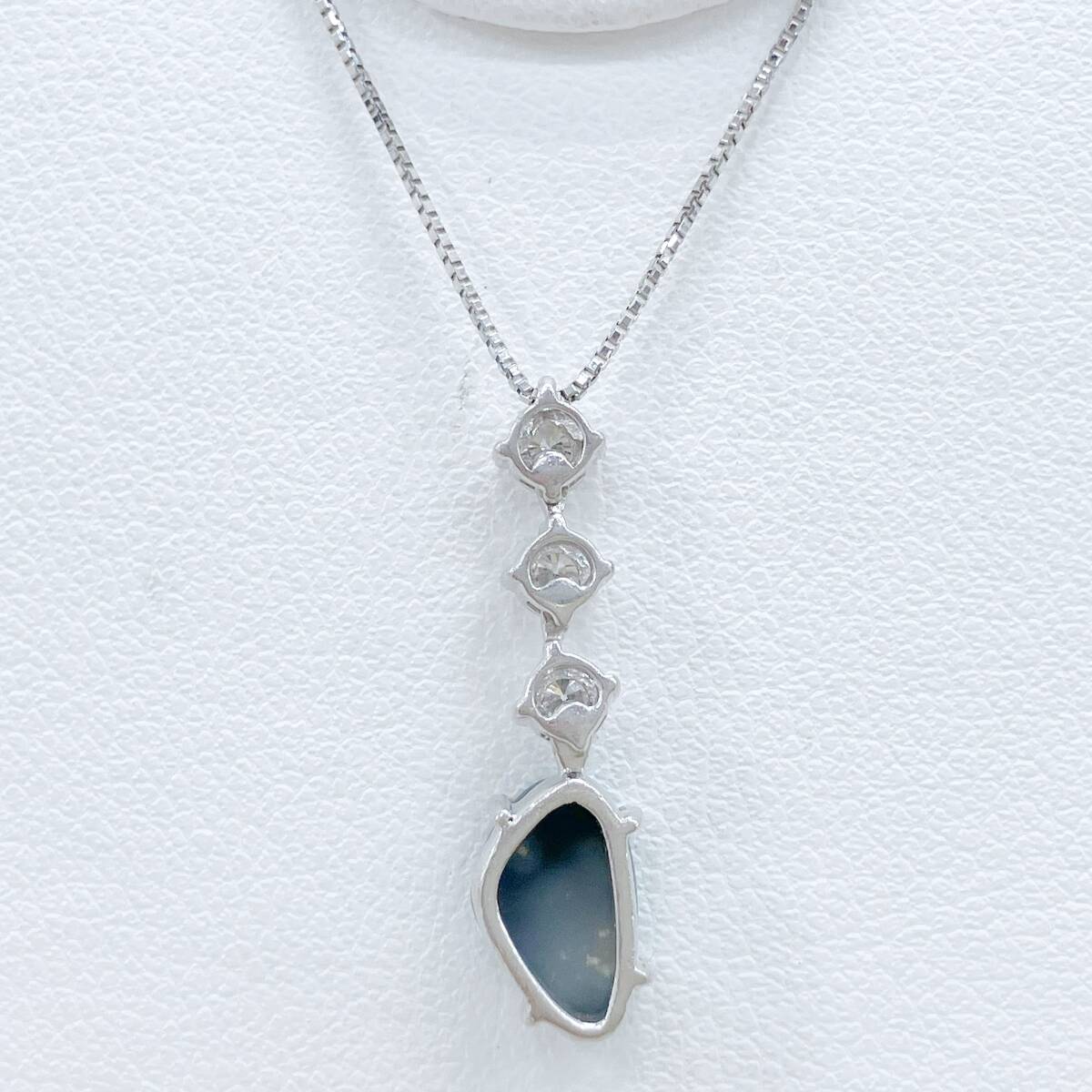 【鑑別書付】 K18WG 約50cm 天然ブラックオパール 0.65ct 天然ダイヤモンド 0.25ct 総重量約3.0g ホワイトゴールド ネックレス_画像4