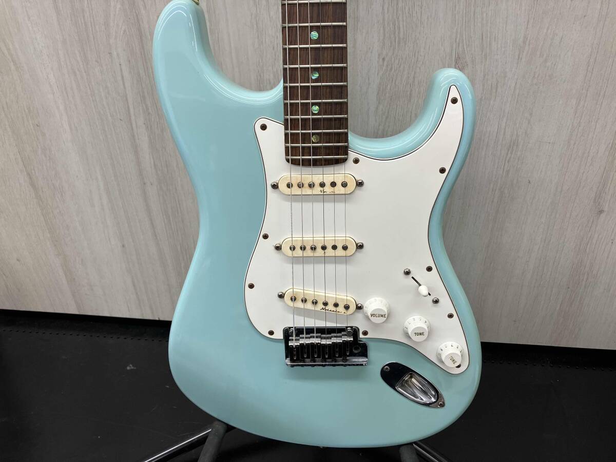大特価 動作品【15】Fender USA American DELUXE ストラトキャスター 1円スタート_画像4