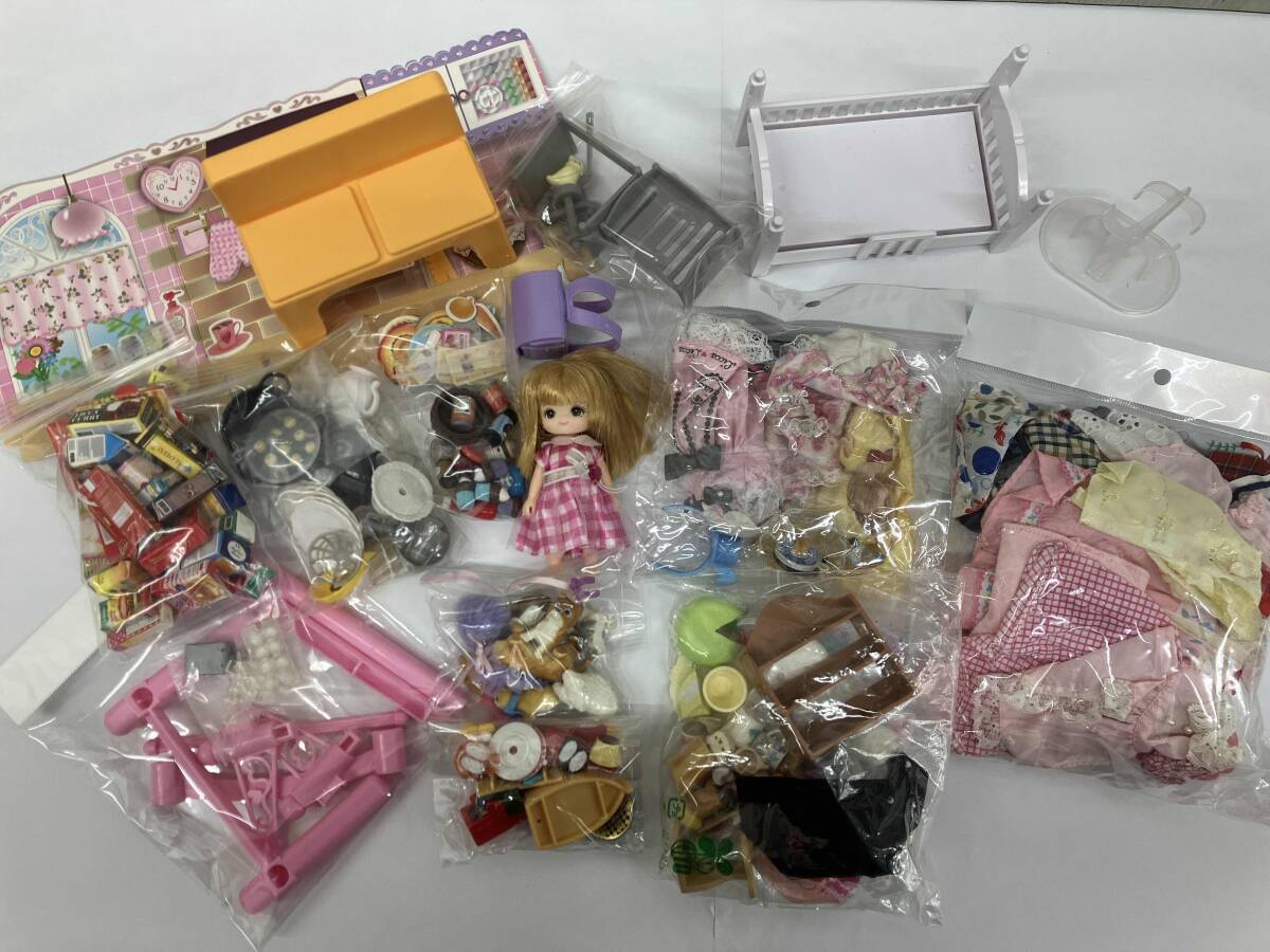 現状品 リカちゃん ドール 着せ替え いろいろ_画像1