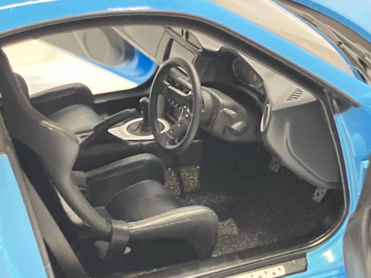 現状品 AUTOart 1/18 ロケットバニー 86 (メタリック・スカイブルー/ブラック・ホイール) オートアート_画像7