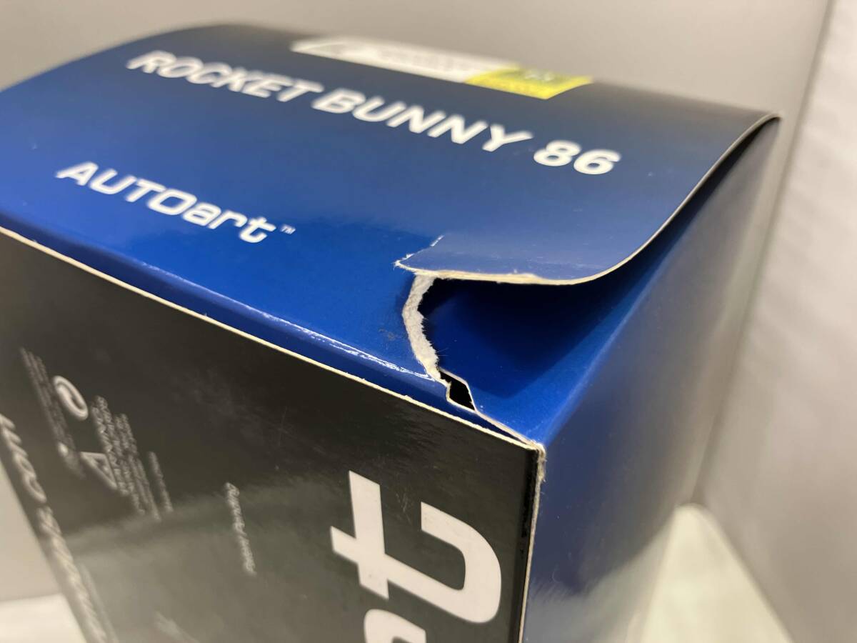 現状品 AUTOart 1/18 ロケットバニー 86 (メタリック・スカイブルー/ブラック・ホイール) オートアート_画像4