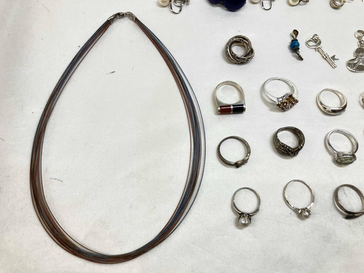 シルバーアクセサリー まとめて61点 ネックレス ピアス イヤリング リング ブローチ SILVER 925 Sterling 総重量239.4g まとめ売り_画像2
