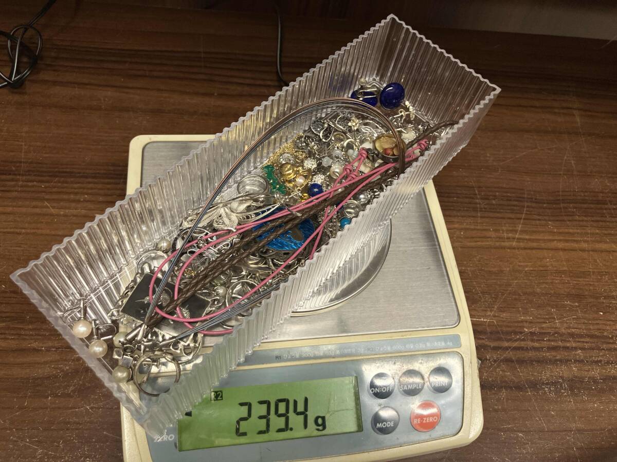 シルバーアクセサリー まとめて61点 ネックレス ピアス イヤリング リング ブローチ SILVER 925 Sterling 総重量239.4g まとめ売り_画像8