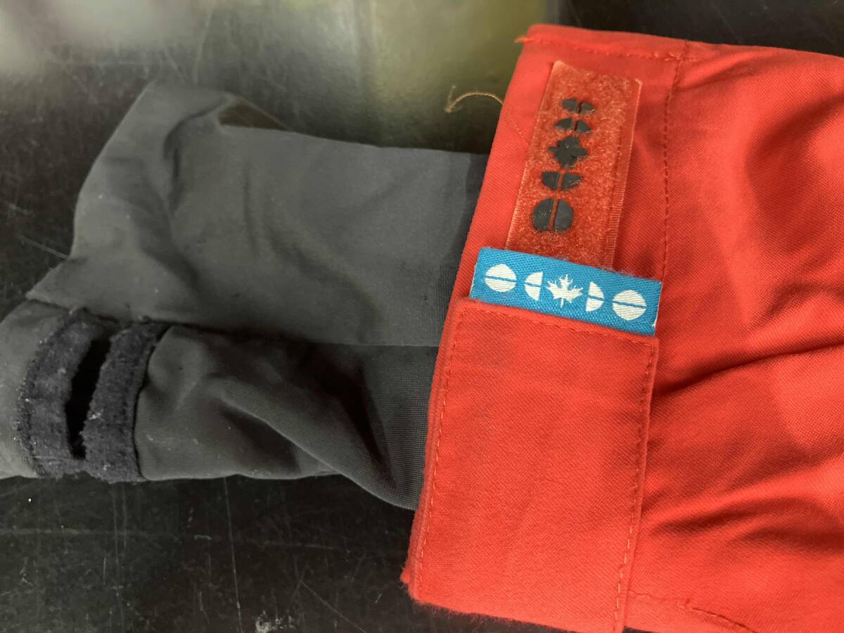 現状品 west beach スノーボードジャケット Sサイズ　メンズ　フード付き_画像6