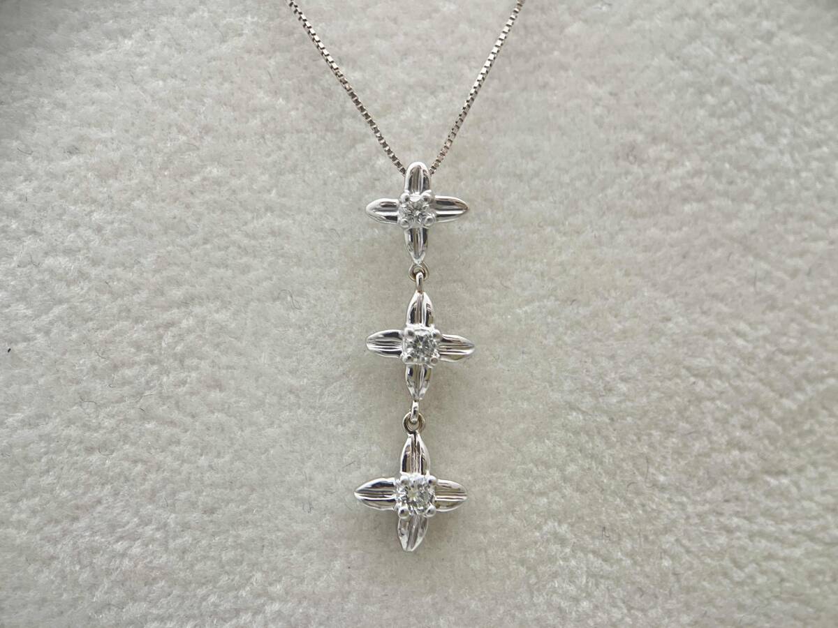 【鑑別書付】 K18WG 天然ダイヤモンド 0.12ct ダイヤ 40cm 1.7g フラワー モチーフ ネックレス_画像2