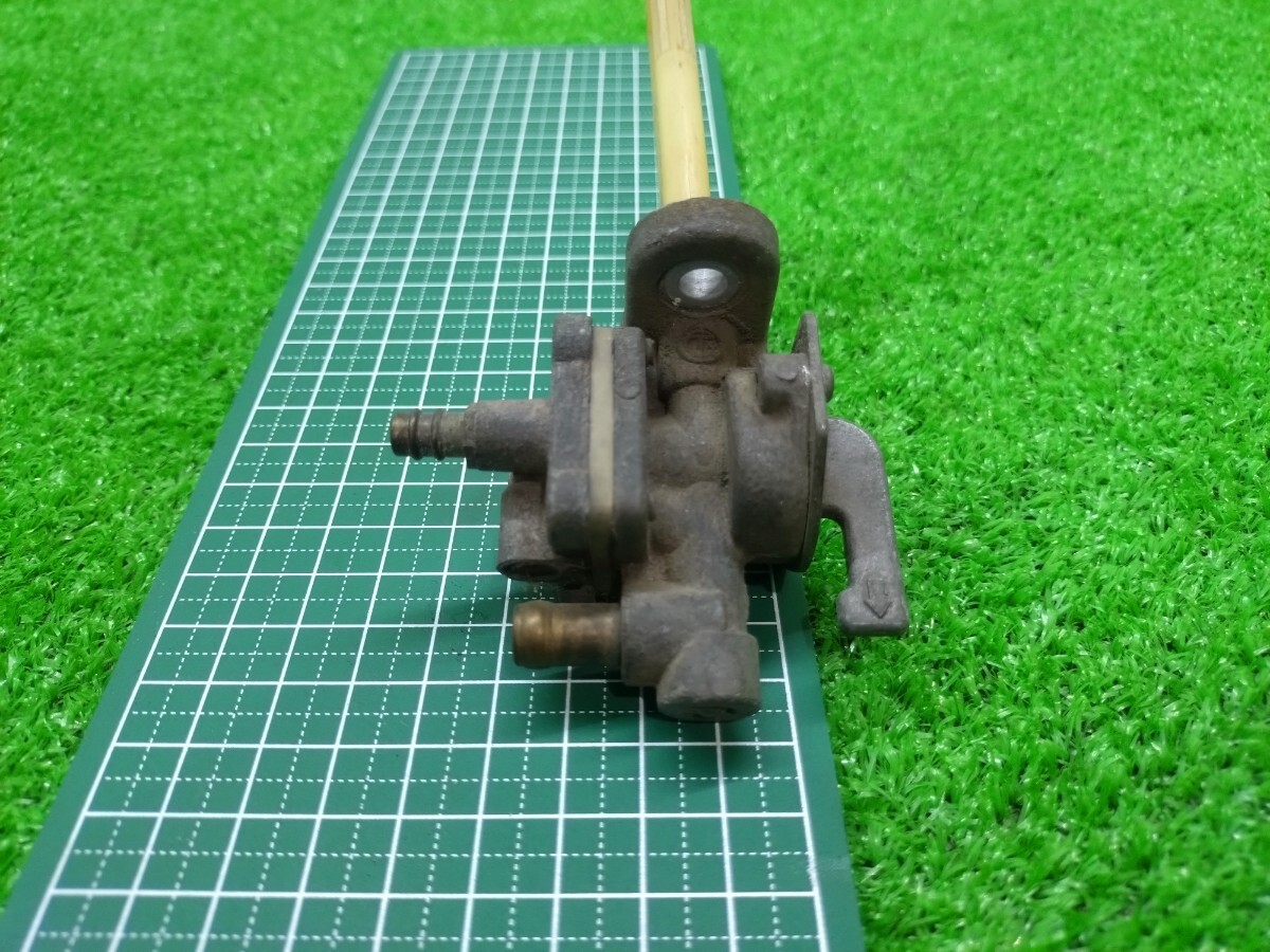 車種不明　 燃料コック　多分カワサキ　ゼファー系？　（GPZ400F FX GP…系？）_画像4