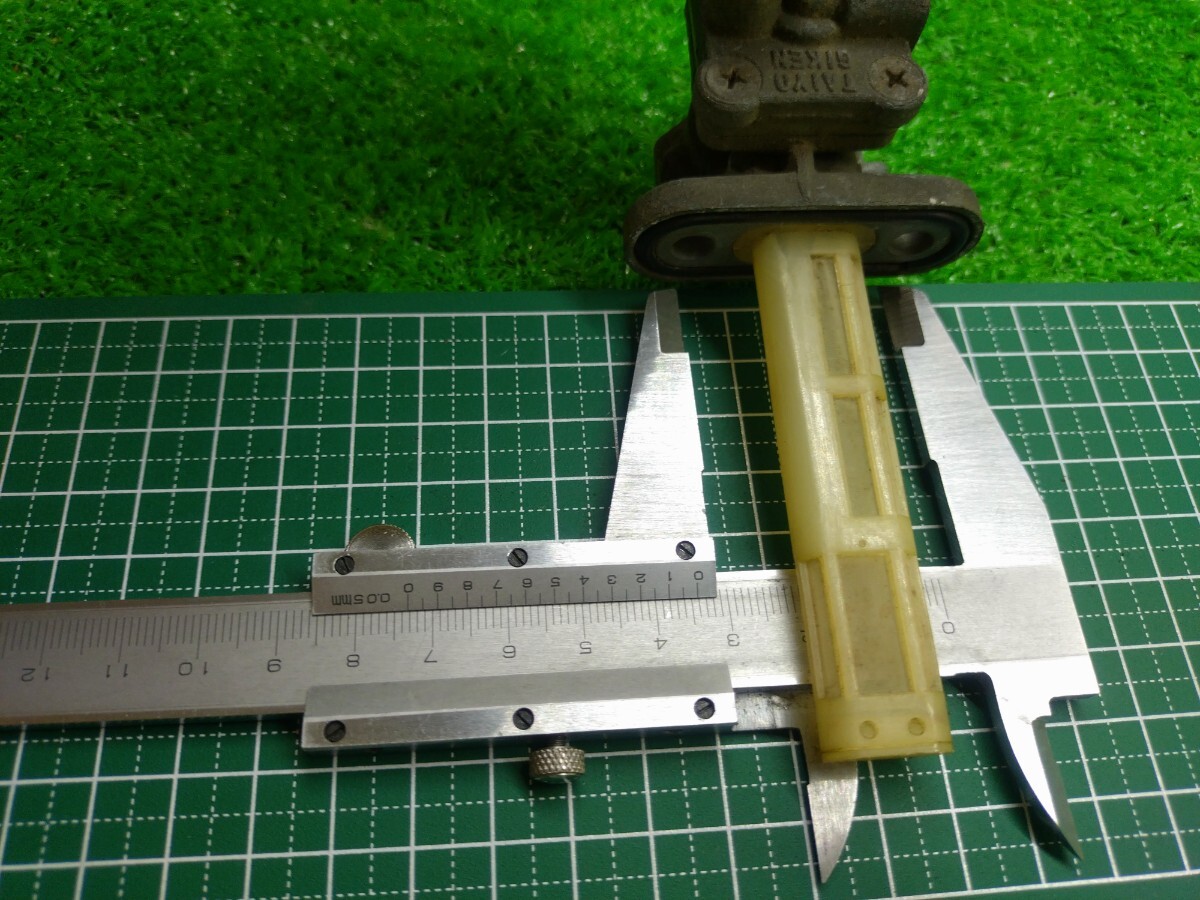 車種不明　 燃料コック　多分カワサキ　ゼファー系？　（GPZ400F FX GP…系？）_画像7