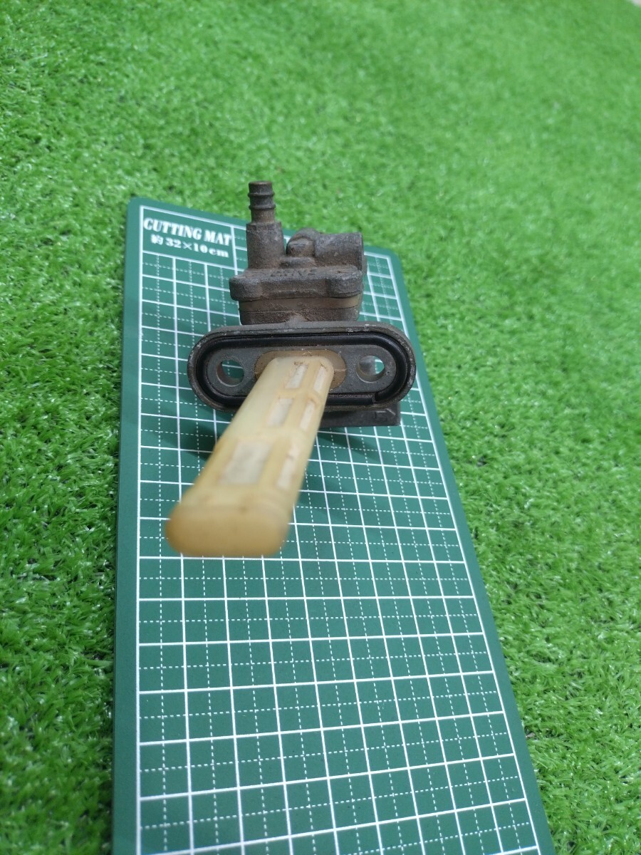 車種不明　 燃料コック　多分カワサキ　ゼファー系？　（GPZ400F FX GP…系？）_画像6