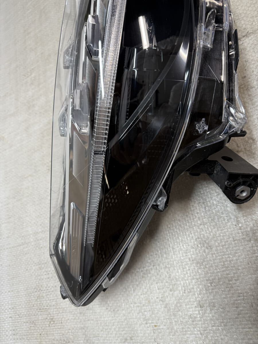 カローラクロス　ZSG10　ヘッドライト　右　右側　HASCO　16-177　LED　打刻 Z　81130-16810 _画像5