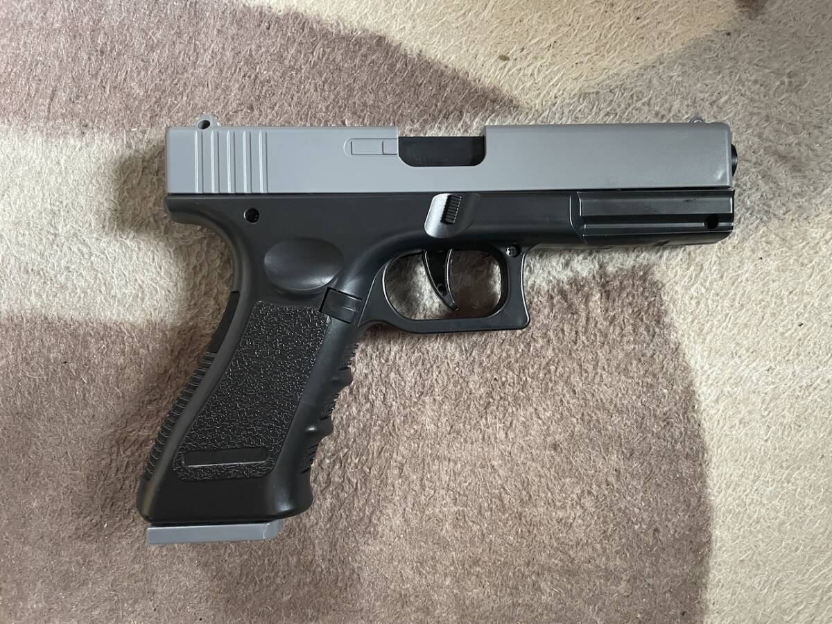 グロック21　カートリッジが飛び出すオモチャ_画像3