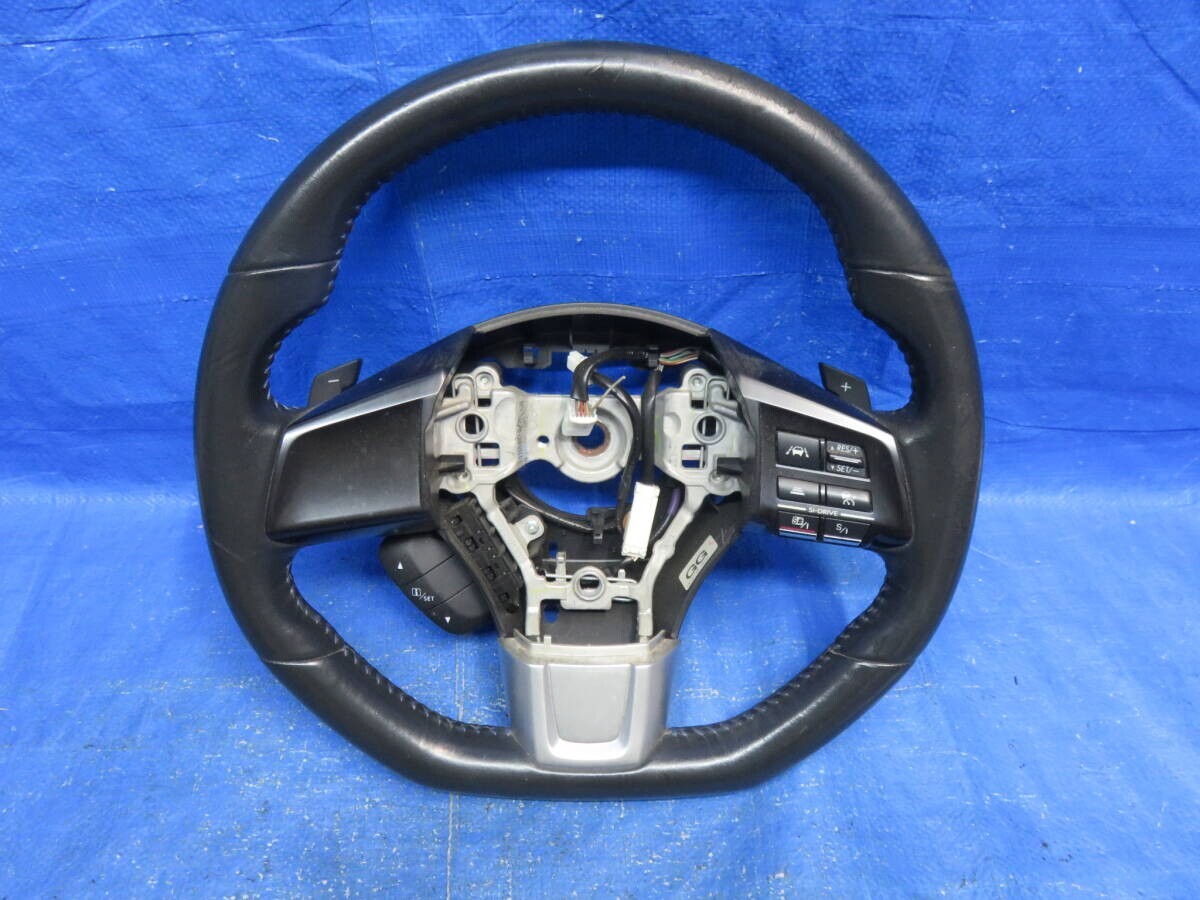 LA6370* Subaru VMG Levorg предыдущий период кожа руль / кожаная оплетка руля кондиционер Paddle Shift есть / оригинальный VM4 * потертость царапина 