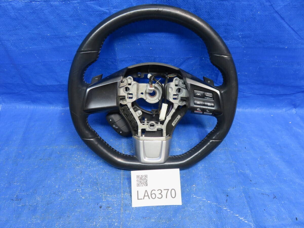 LA6370* Subaru VMG Levorg предыдущий период кожа руль / кожаная оплетка руля кондиционер Paddle Shift есть / оригинальный VM4 * потертость царапина 