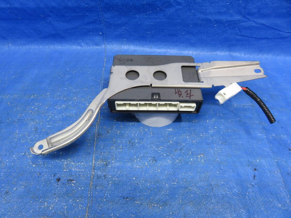 LA6130* 動作OK レクサス LS600/UVF45 フロント (左) MPX ドア コンピューター 助手席 /純正 89223-50280 LS460/USF40_画像1