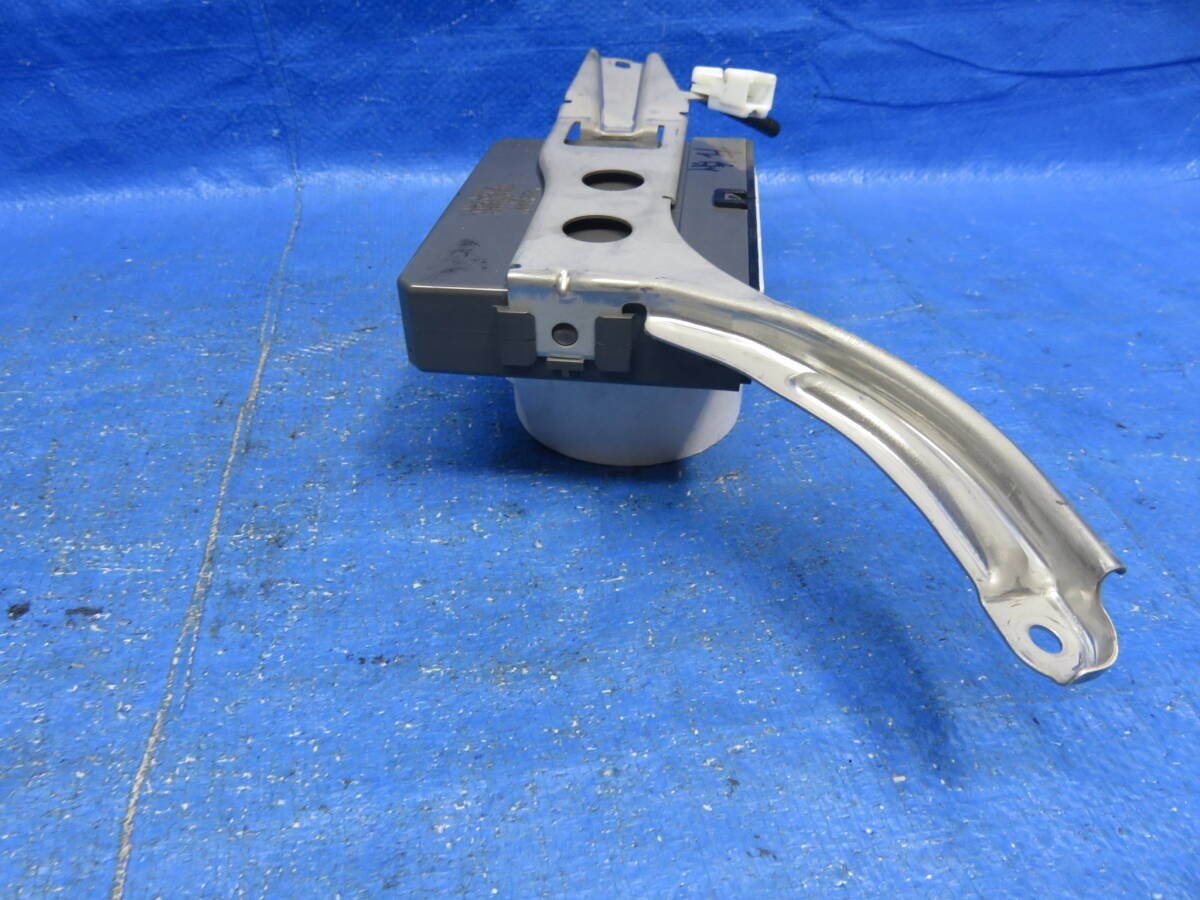 LA6130* 動作OK レクサス LS600/UVF45 フロント (左) MPX ドア コンピューター 助手席 /純正 89223-50280 LS460/USF40_画像6